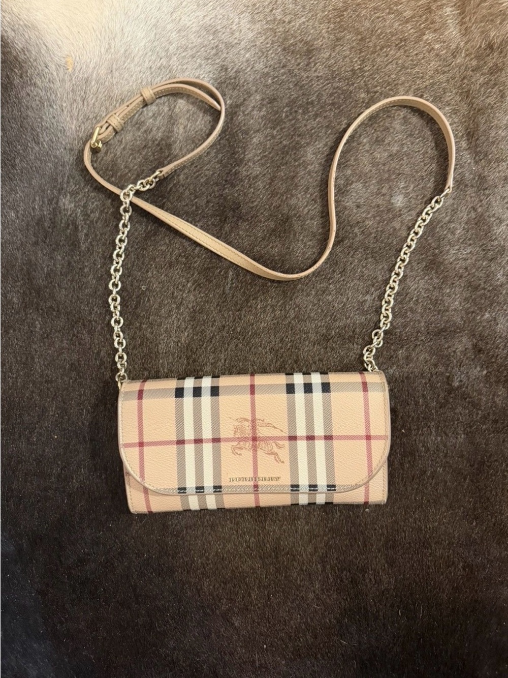 Burberry Beige Nova Check Crossbody Wallet (Wallet on chain)